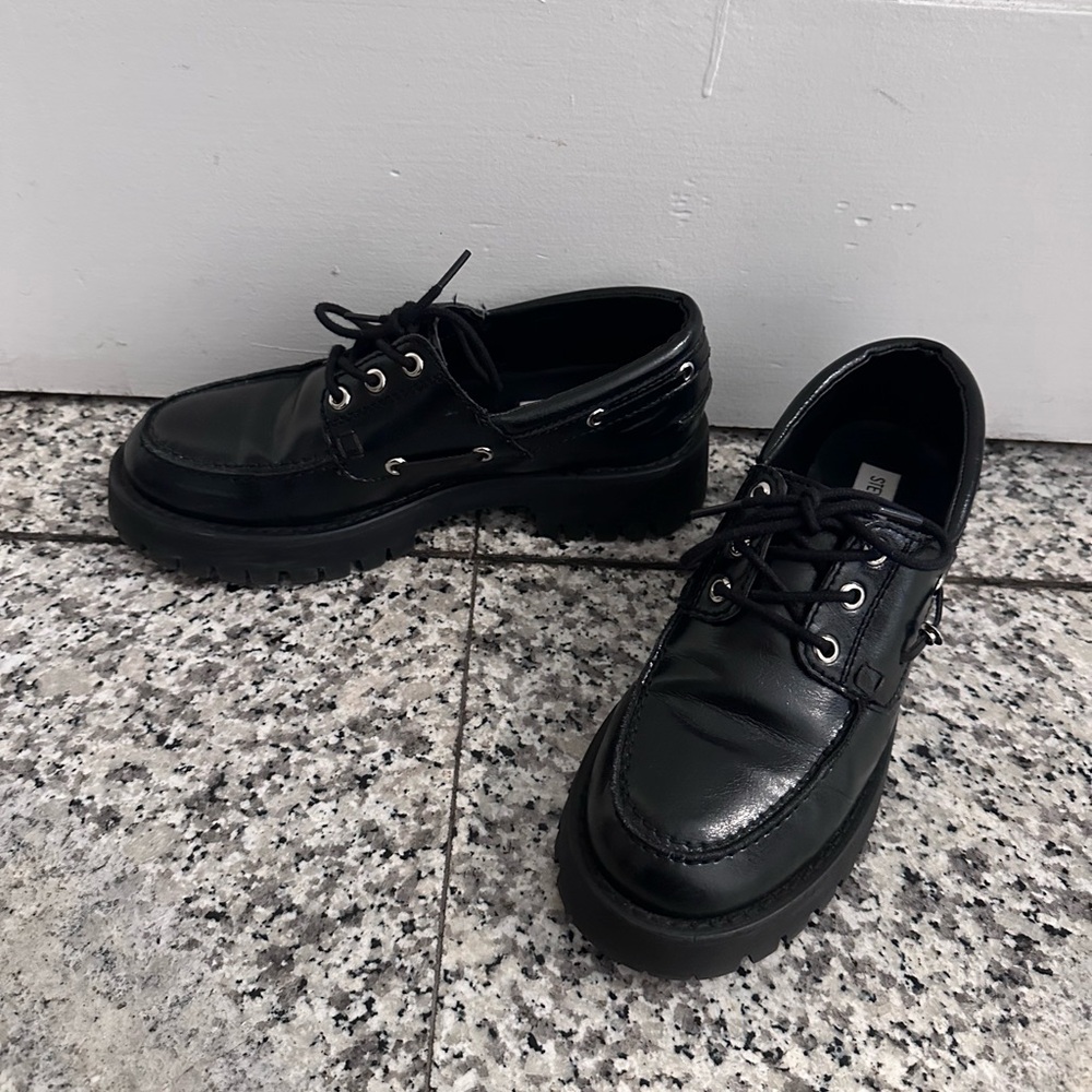 Steve Madden Lavine lugs boat shoes